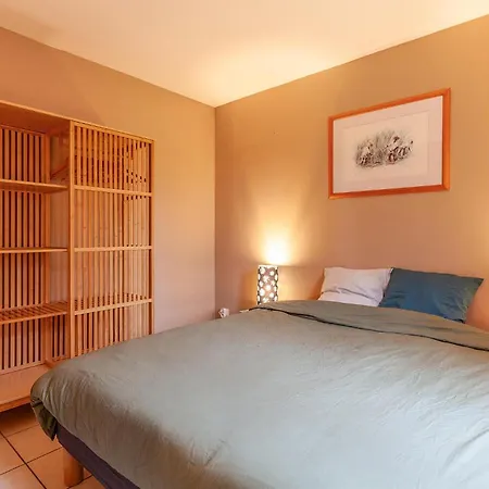 4 Bedroom Awesome In * Six-Fours-les-Plages