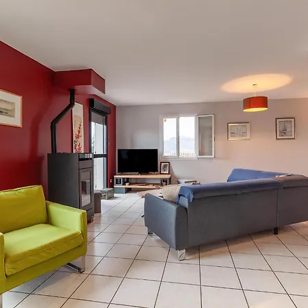 4 Bedroom Awesome In Ferienhaus *